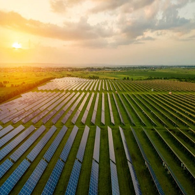 Revolutionizing Energy Networks: The Impact of Utility Solar Storage
